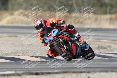 media/Dec-01-2025-Moto Forza (Mon) [[2daa91e15f]]/1-Advanced Group/Session 3 (Turn 3)/